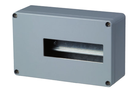 Controller enclosure for NeverFreeze snow melting systems. A heat controller enclosure is recommended for use with NeveFreeze snow melting systems.